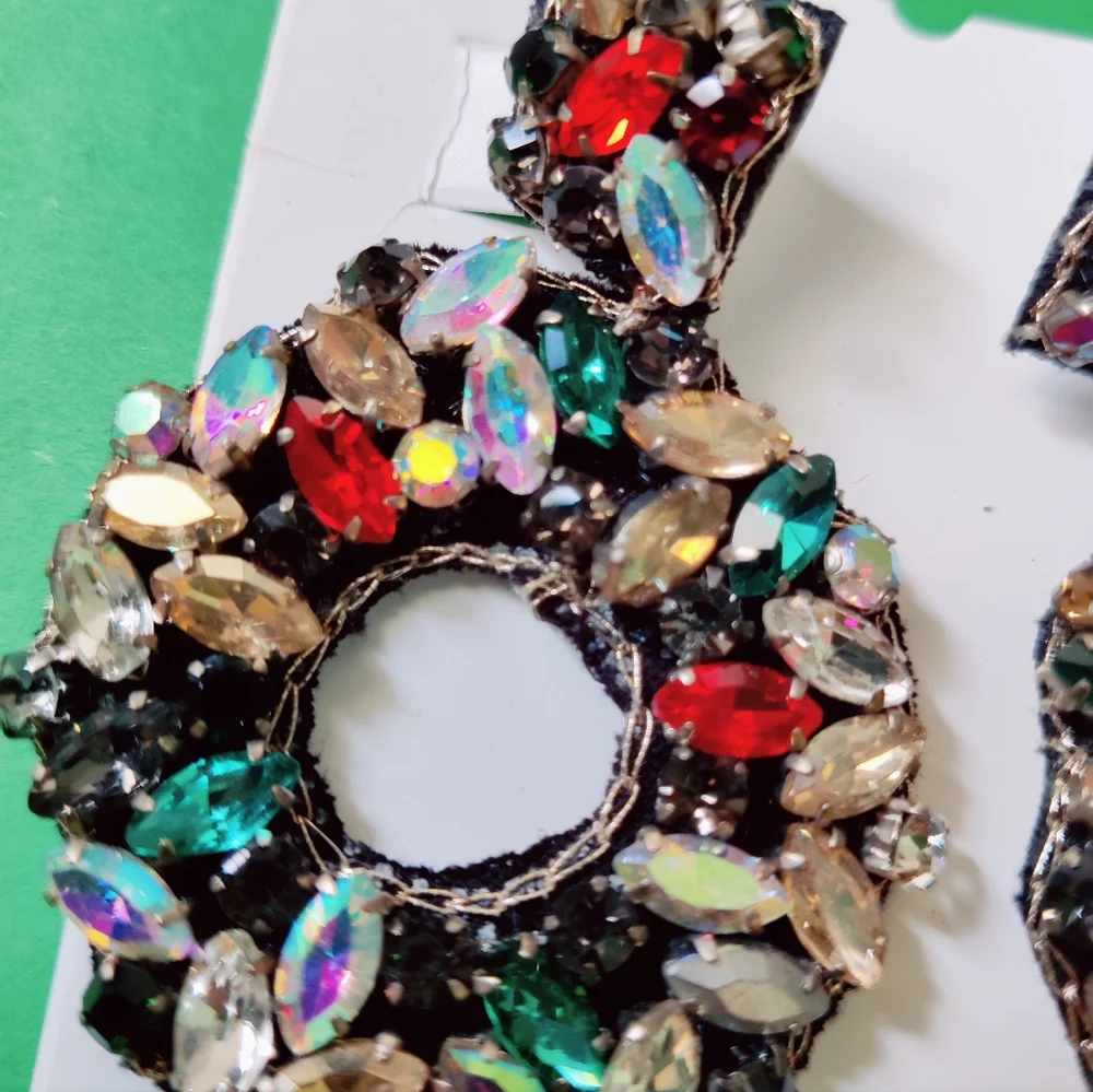 New stone work stylish earring - Picture 3 of 3